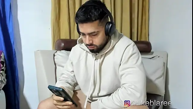 mikeblaree online show from October 22, 2:04 am