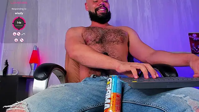 Luke Diaz7 online show from May 28, 12:52 am