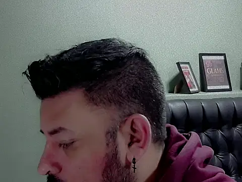 Snapshot of tonyglams chatting on October 12, 8:36 pm tonyglams online show from October 12, 8:36 pm