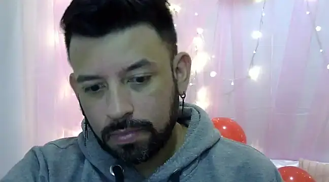 Snapshot of tonyglams chatting on February 25, 11:55 pm tonyglams online show from February 25, 11:55 pm