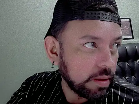 Snapshot of tonyglams chatting on October 8, 2:54 pm tonyglams online show from October 8, 2:54 pm