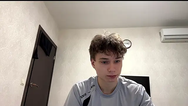 aronrodrigos online show from February 13, 2:12 am