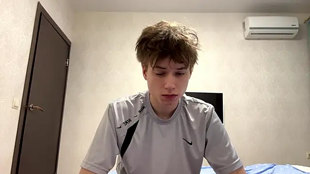 aronrodrigos online show from February 19, 10:42 pm