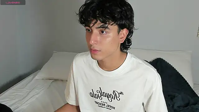 Snapshot of salvatore_montt chatting on February 12, 2:56 am salvatore montt online show from February 12, 2:56 am