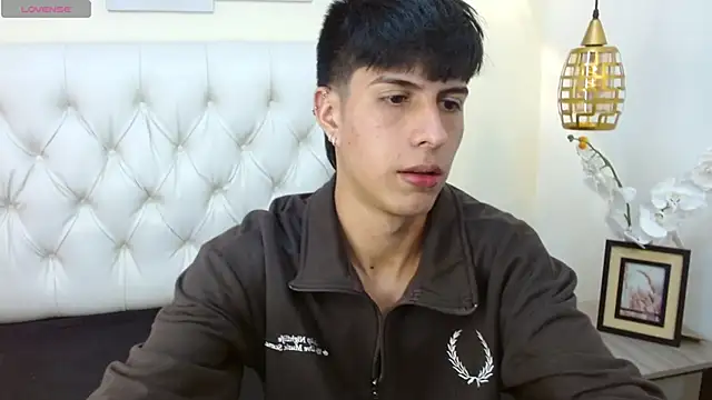 Snapshot of Estiv18_ chatting on March 9, 11:58 am Estiv18 online show from March 9, 11:58 am