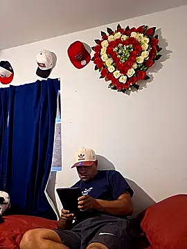 guajiro276565 online show from March 31, 4:42 pm