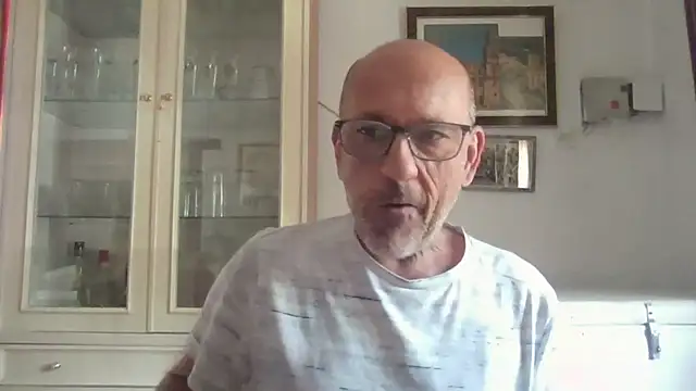 Snapshot of llopaco chatting on October 8, 11:25 am llopaco online show from October 8, 11:25 am
