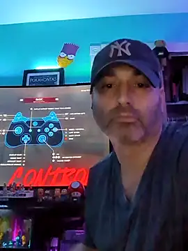 Snapshot of Novabear6996 chatting on October 24, 1:40 am Novabear6996 online show from October 24, 1:40 am