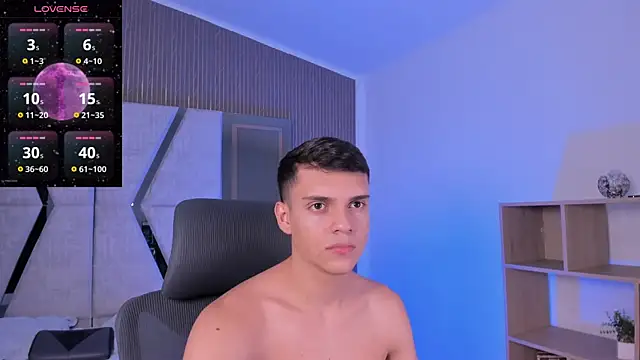 JacobRoberts1 online show from November 5, 9:39 pm