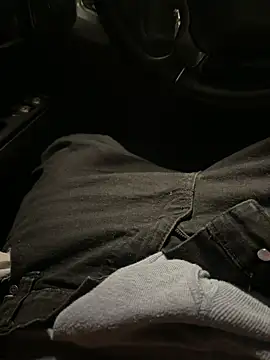 hornys-only online show from March 11, 8:41 am