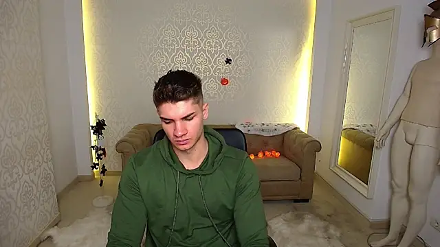 Snapshot of MaxKaiden chatting on October 19, 5:01 am MaxKaiden online show from October 19, 5:01 am