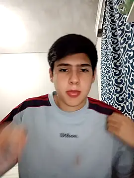 tuastroboy0701 online show from February 26, 1:11 am