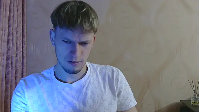 frama666 online show from November 6, 8:23 pm