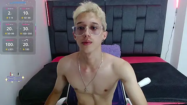 Snapshot of skinny_bigcock02 chatting on September 15, 7:04 pm skinny bigcock02 online show from September 15, 7:04 pm