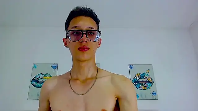Snapshot of skinny_bigcock02 chatting on February 27, 8:20 pm skinny bigcock02 online show from February 27, 8:20 pm