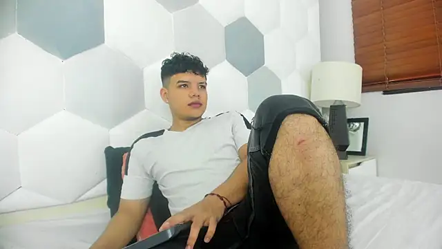 Axel Forte online show from April 18, 1:56 pm