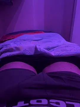Snapshot of giuseppe18yo chatting on October 20, 12:03 am giuseppe18yo online show from October 20, 12:03 am