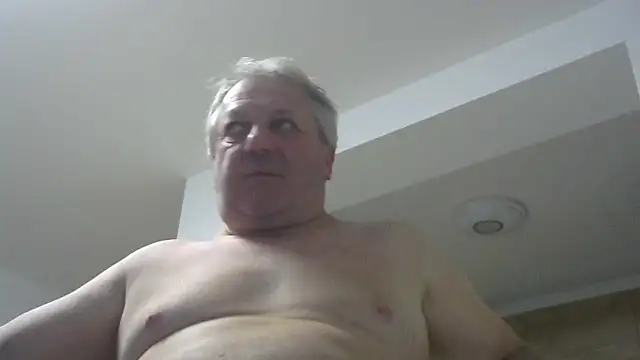 Snapshot of jerkoutdoor70 chatting on October 19, 5:05 pm jerkoutdoor70 online show from October 19, 5:05 pm