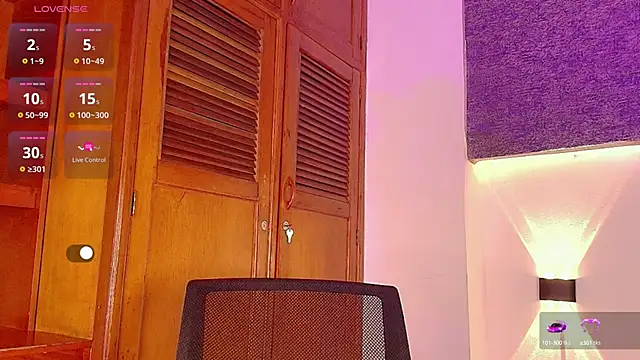 Snapshot of Dante_bre chatting on October 7, 11:58 am Dante bre online show from October 7, 11:58 am