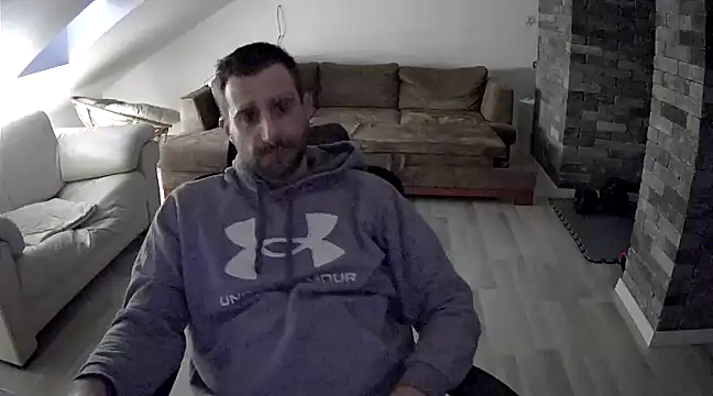 Snapshot of gryzoon chatting on March 21, 4:28 am gryzoon online show from March 21, 4:28 am