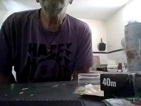 Snapshot of coolbrady17 chatting on March 18, 6:39 am coolbrady17 online show from March 18, 6:39 am