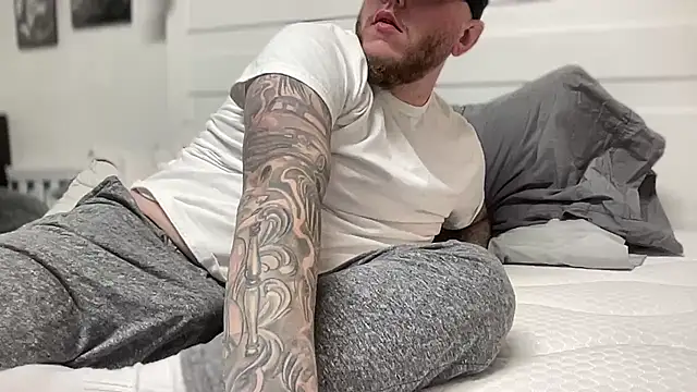 Thegreatwhitepipe online show from December 19, 8:55 am