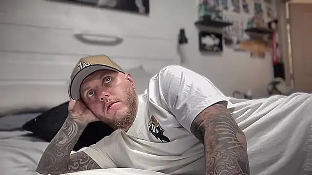 Thegreatwhitepipe online show from December 14, 7:48 am