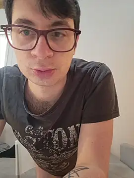 Maracujand80 online show from April 15, 9:31 am