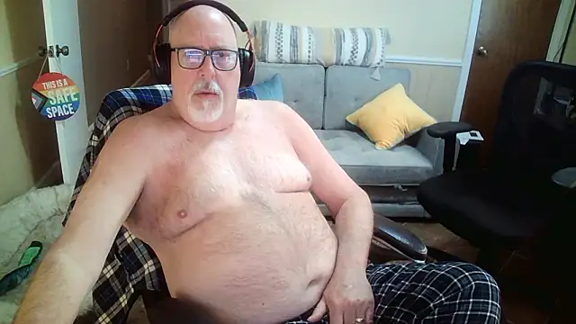 superbearboss online show from January 17, 5:05 pm