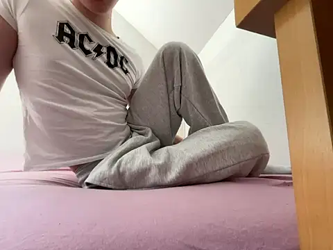 lukaskrtr online show from March 13, 11:40 am