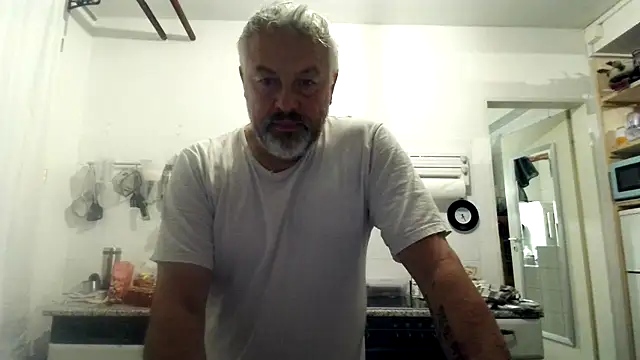 Snapshot of Berg_Boy chatting on October 23, 4:27 am Berg Boy online show from October 23, 4:27 am