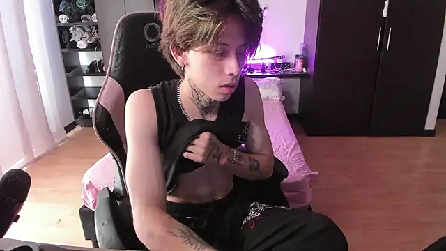 xIce Boy online show from February 8, 1:26 pm