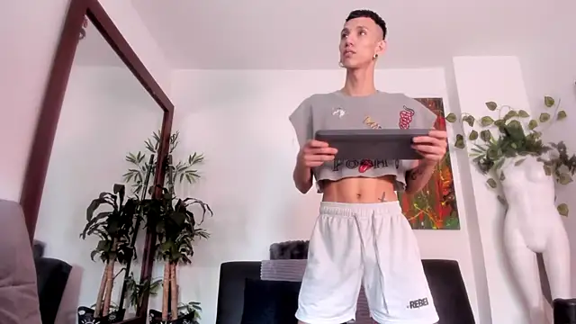 Giotrashy online show from March 20, 8:08 pm