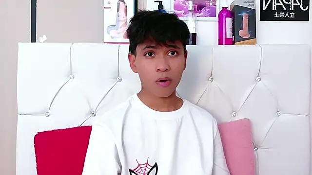 Ethan Westt online show from February 3, 8:25 pm