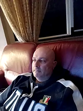 Alexis Bull online show from February 17, 10:52 pm