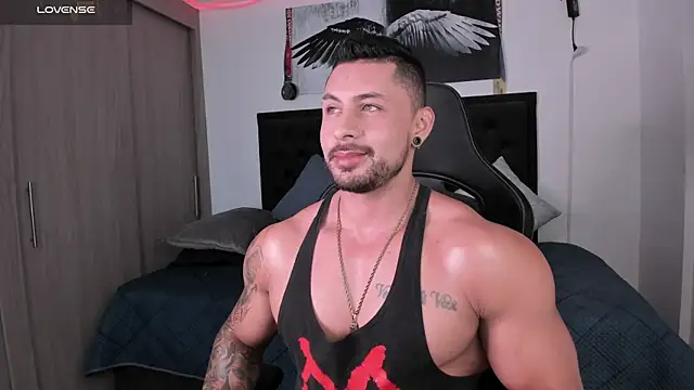 Snapshot of santi_aesthetic chatting on September 20, 3:28 am santi aesthetic online show from September 20, 3:28 am