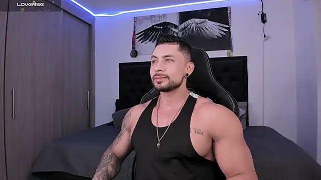 Snapshot of santi_aesthetic chatting on October 4, 2:49 am santi aesthetic online show from October 4, 2:49 am