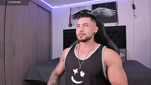 Snapshot of santi_aesthetic chatting on October 9, 4:06 am santi aesthetic online show from October 9, 4:06 am