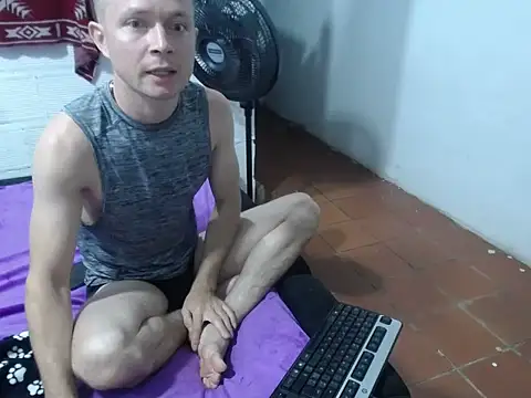 Snapshot of hot_mann11 chatting on October 12, 7:35 am hot mann11 online show from October 12, 7:35 am