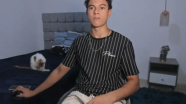 Santy Stump online show from February 9, 12:15 am