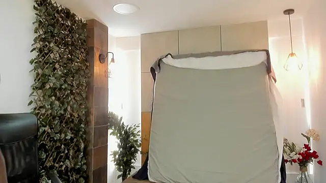 MarcusBlack  online show from October 1, 1:15 pm