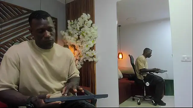 MarcusBlack  online show from October 6, 11:37 am