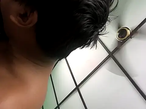 themax94 online show from April 24, 5:43 am