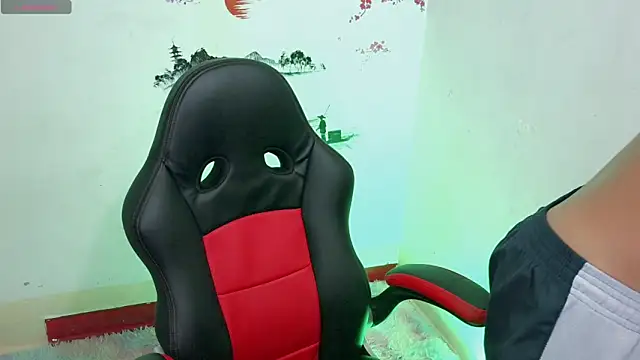 Snapshot of Thommy_cute chatting on October 19, 2:49 am Thommy cute online show from October 19, 2:49 am