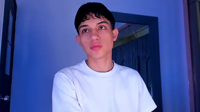 Sebax Young online show from March 2, 8:05 pm