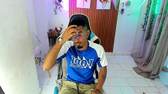 Darwin mayo online show from November 11, 5:29 pm