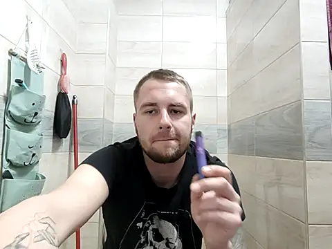 Vladyslav30 online show from April 26, 11:12 pm