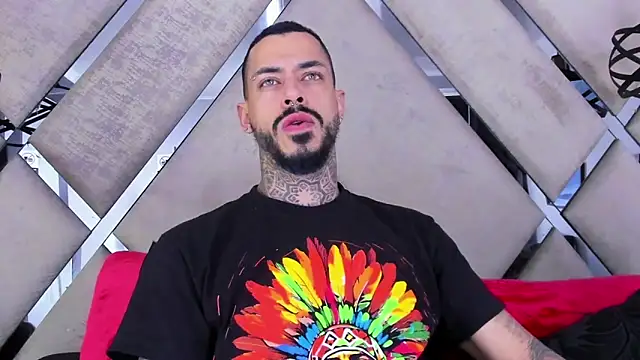 VinzenzRizzo online show from February 5, 4:19 am