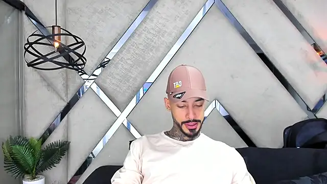 VinzenzRizzo online show from October 22, 4:16 am