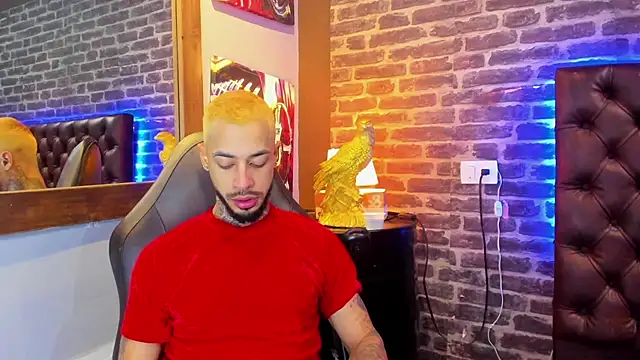 VinzenzRizzo online show from December 17, 4:20 am